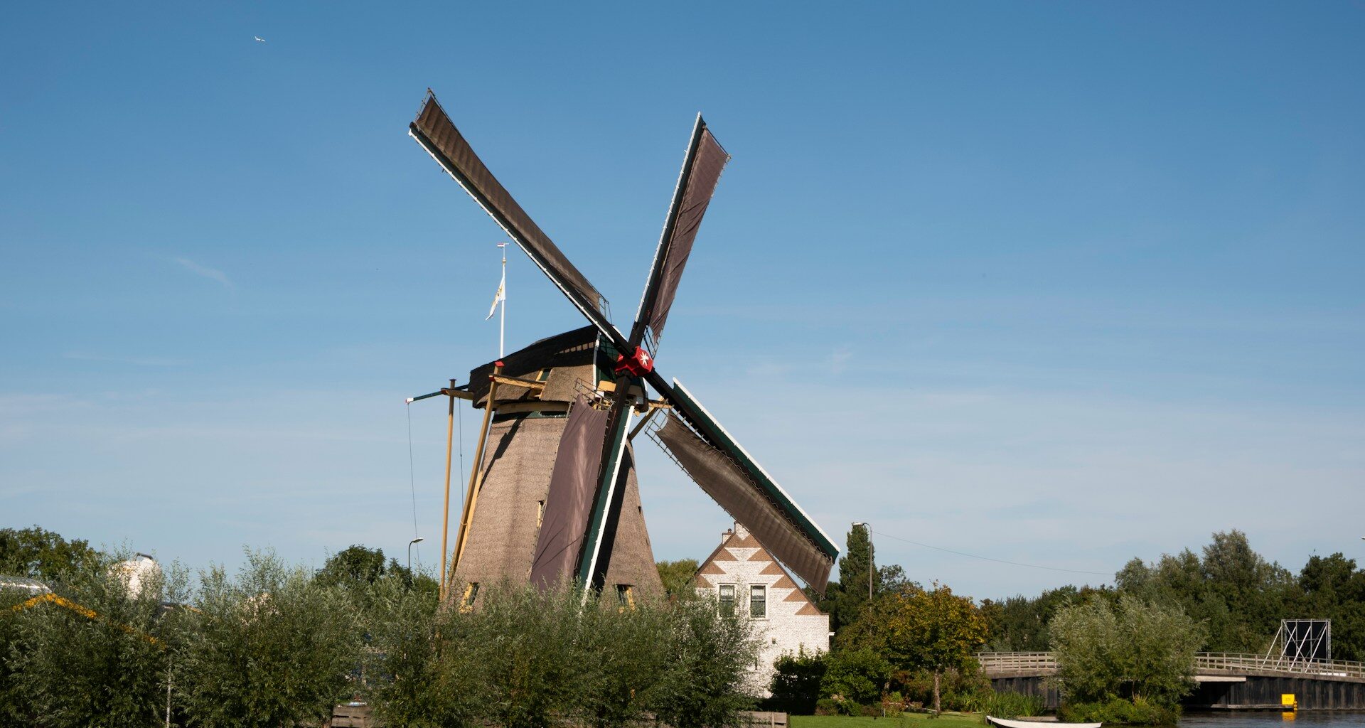 Visiting Delft: A City of Blue Pottery and Quiet Canals